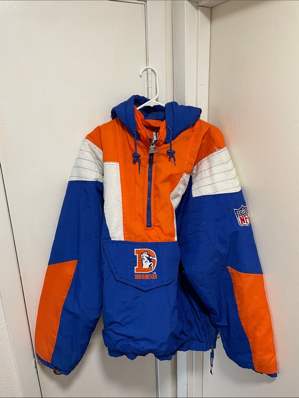 STARTER Vintage Denver Broncos Pullover Jacket